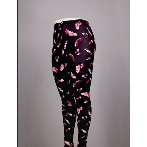 BLACK & Multi colored Feather Print Full Length Leggings Size 2-10 NWT - Picture 1 of 1